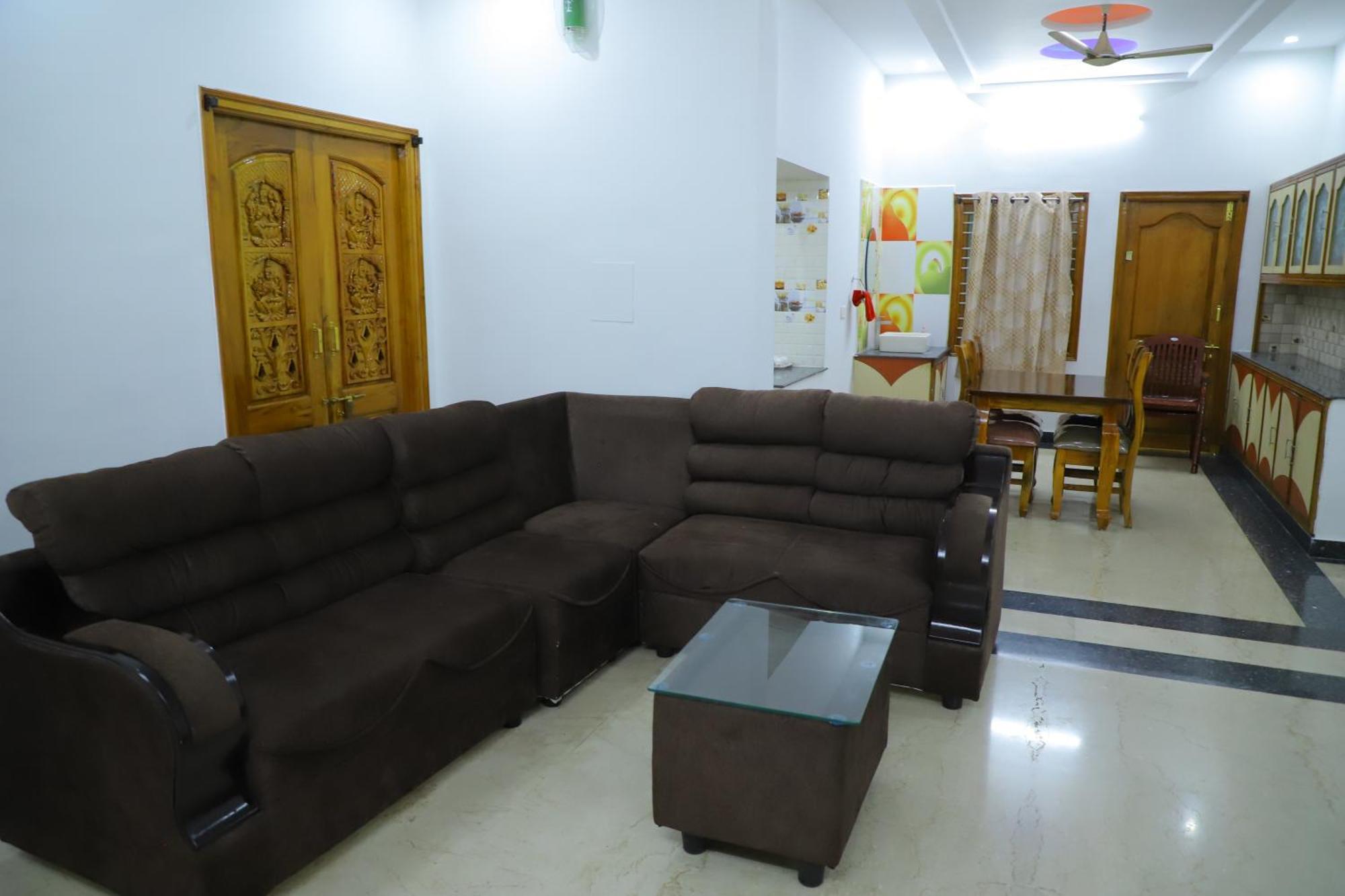 Homestay Nanda Mohan Homestay- Luxuries Ac Close To Alipiri Foothills-kapila Teertham And Iskcon Temple