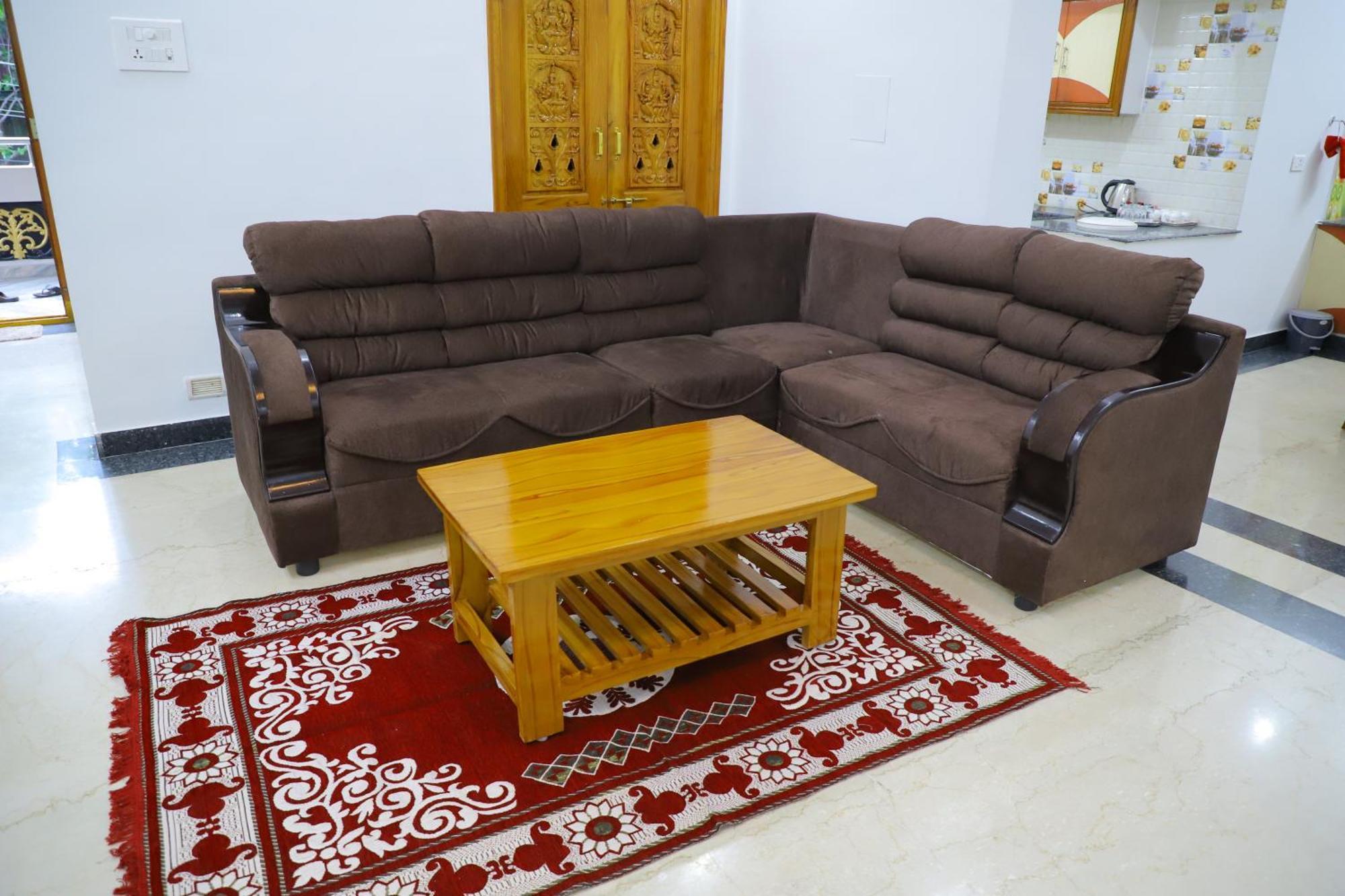 Nanda Mohan Homestay- Luxuries Ac Close To Alipiri Foothills-kapila Teertham And Iskcon Temple